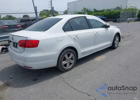 2014 Volkswagen Jetta 2.0L Tdi z USA, uszkodzony, nr VIN 3VWLL7AJ4EM430524